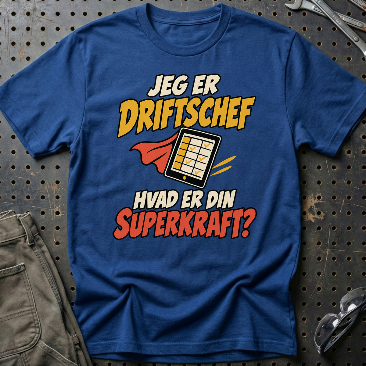 
Driftschef – Hvad er din superkraft? – Unisex T-Shirt – Blå Royal