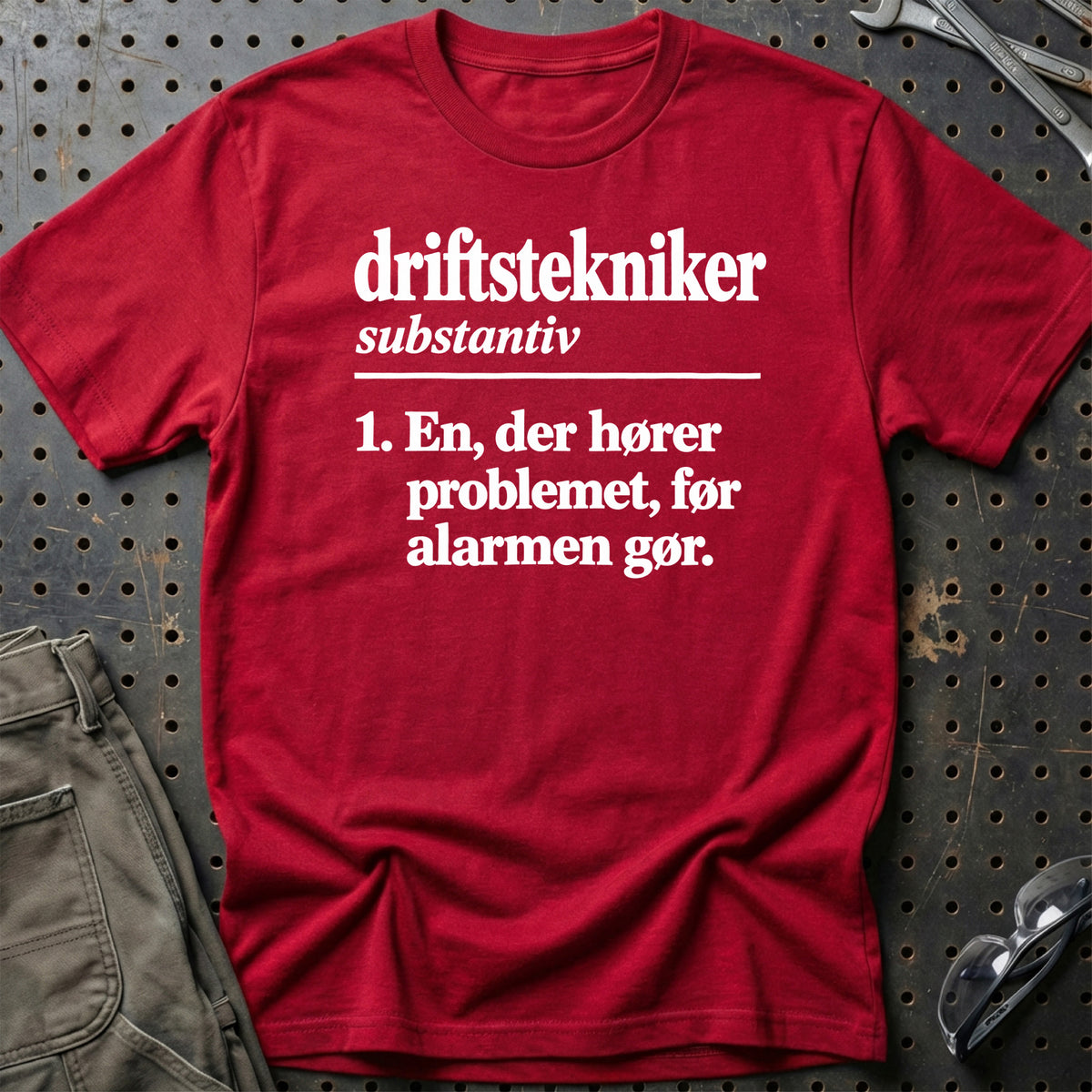 
Driftstekniker – Definition T-Shirt – Rød