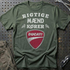Ducati Rigtige Mænd Kører T-Shirt-Beklædning-Ducati-Garage Culture Shop- garage - man cave - merchandise