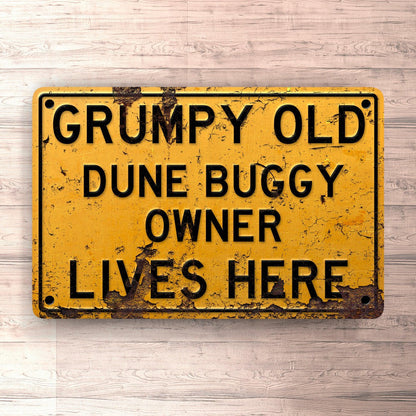 Dune Buggy Grumpy Old Dune Buggy Owner Lives Here Skilte, Musemåtte, Dørmåtte-Skilte-Dune-Garage Culture Shop- garage - man cave - merchandise