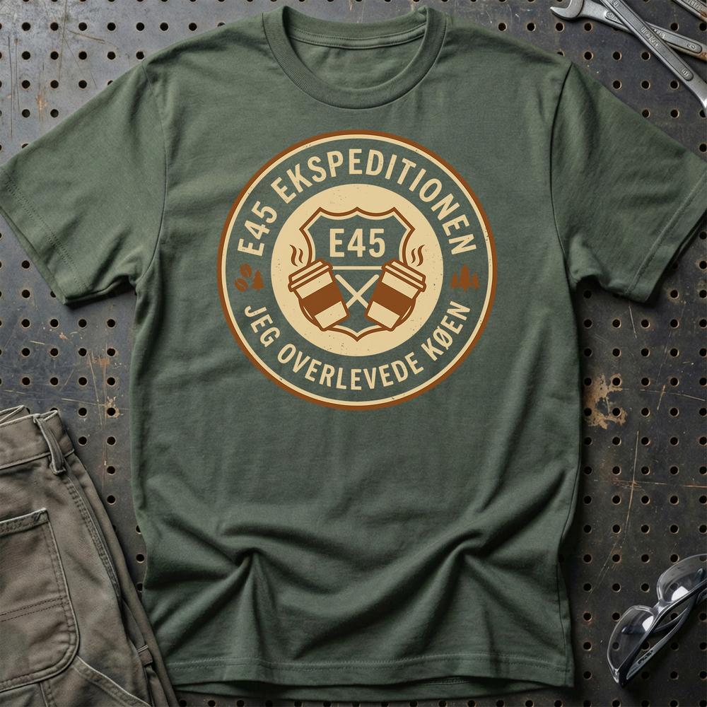 E45 Ekspeditionen Jeg Overlevede Køen T-Shirt-Beklædning-Garage Culture-Grøn Militær-S-Garage Culture Shop- garage - man cave - merchandise