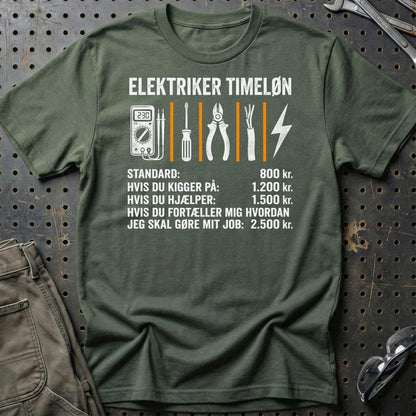 Elektriker Timeløn - Unisex T-Shirt , Bomuld-Beklædning-Garage Culture-Grøn Militær-S-Garage Culture Shop- garage - man cave - merchandise