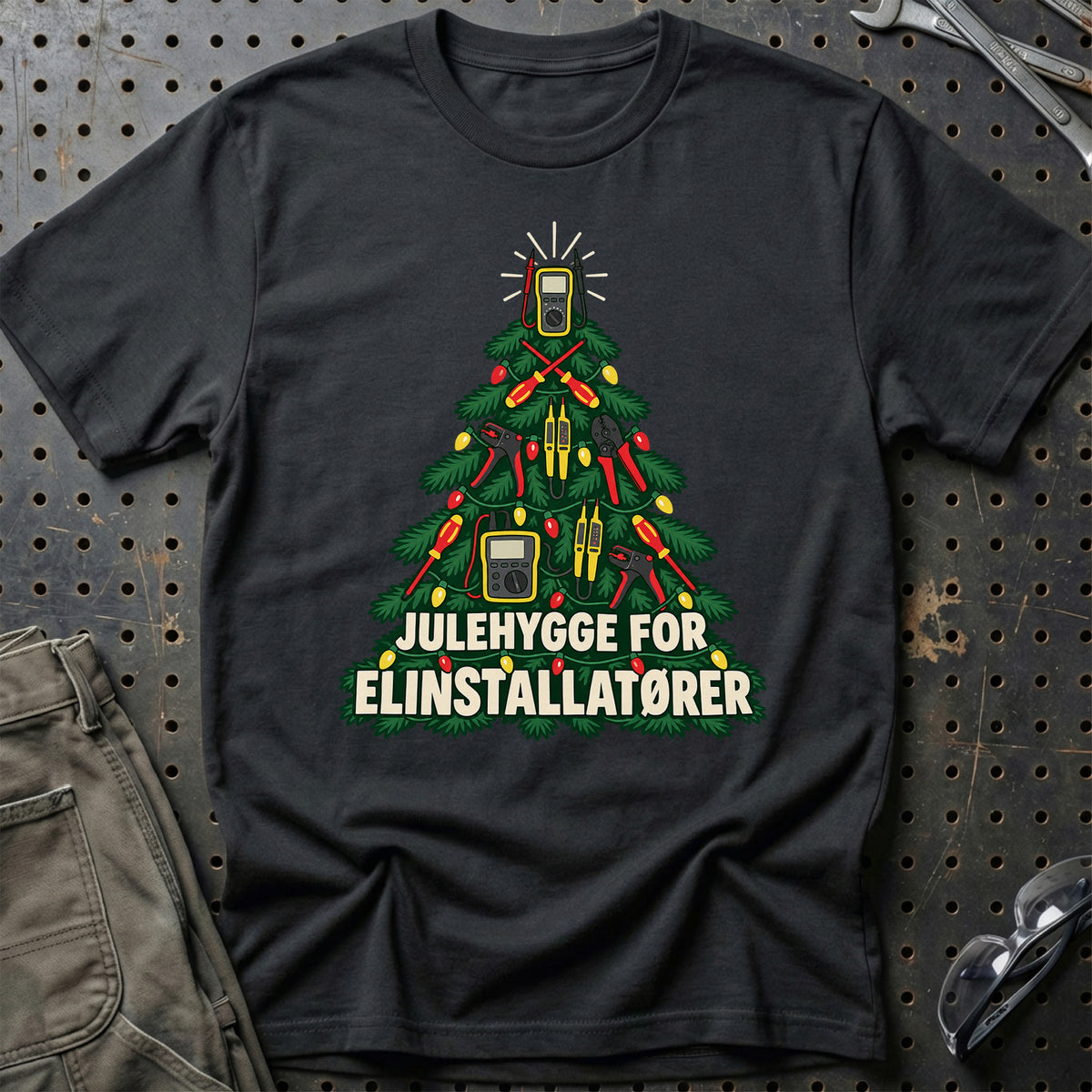 
Elinstallatør – Julehygge – Unisex T-Shirt – Sort
