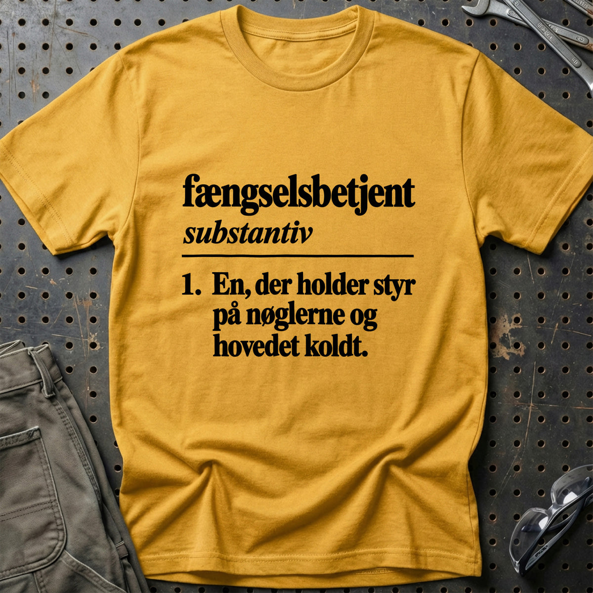 
Fængselsbetjent – Definition T-Shirt – Guld
