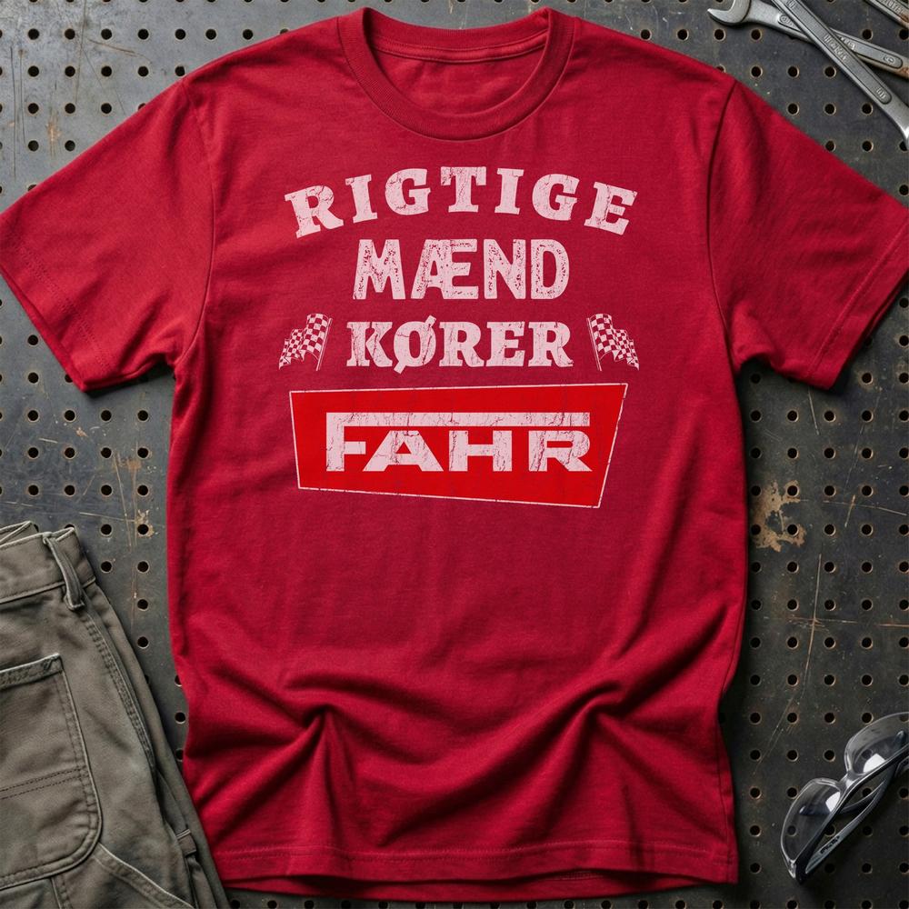 Fahr Rigtige Mænd Kører T-Shirt-Beklædning-Fahr-Rød-S-Garage Culture Shop- garage - man cave - merchandise