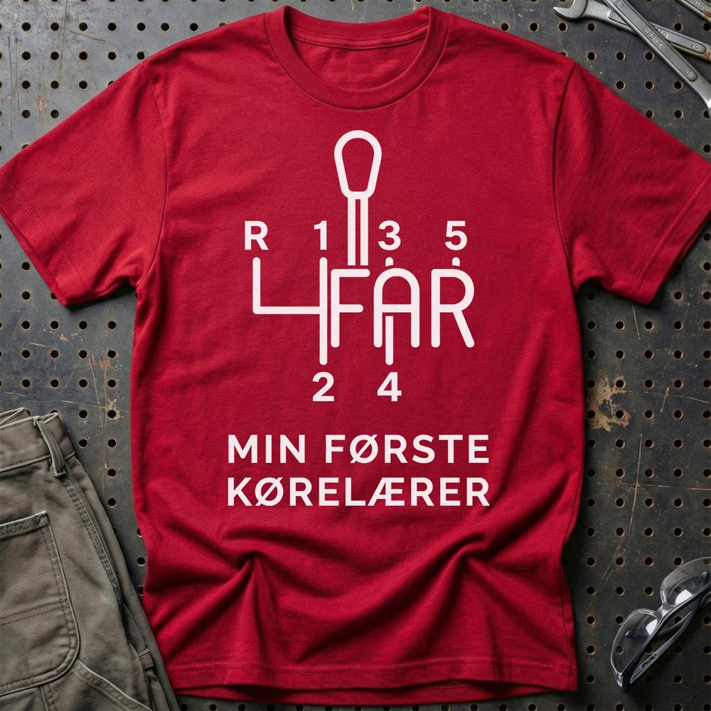 Far. Min Første Kørelærer T-Shirt-Beklædning-Garage Culture-Rød-S-Garage Culture Shop- garage - man cave - merchandise