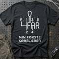 Far. Min Første Kørelærer T-Shirt-Beklædning-Garage Culture-Sort-S-Garage Culture Shop- garage - man cave - merchandise