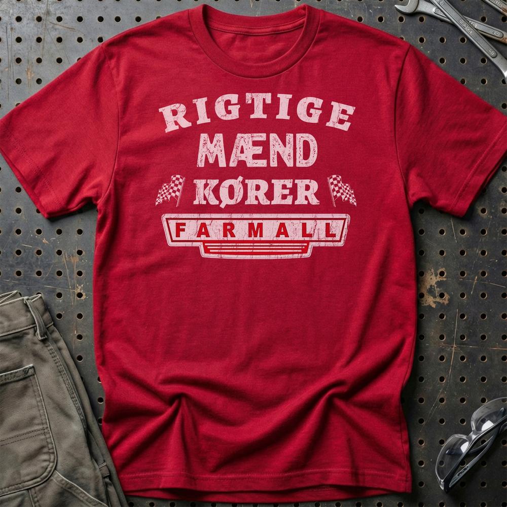 Farmall Rigtige Mænd Kører T-Shirt-Beklædning-Farmall-Rød-S-Garage Culture Shop- garage - man cave - merchandise