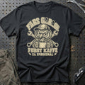 
Fars Garage – Først kaffe, så spørgsmål – Unisex T-Shirt – Sort