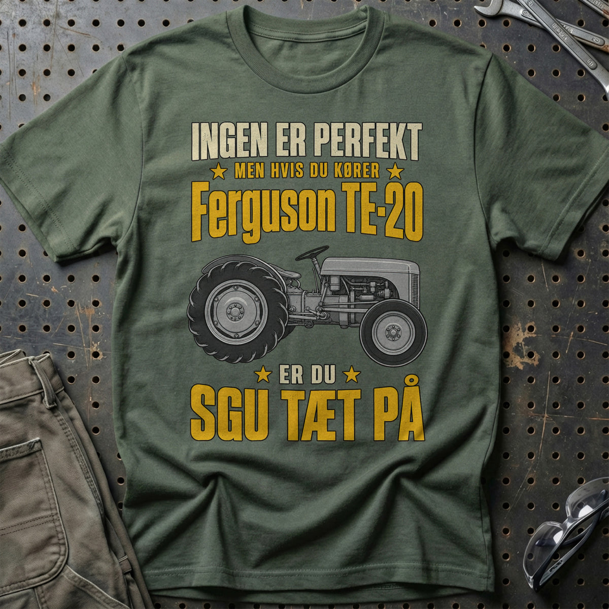 
Produktbillede af Ferguson TE-20 – Ingen Er Perfekt T-Shirt