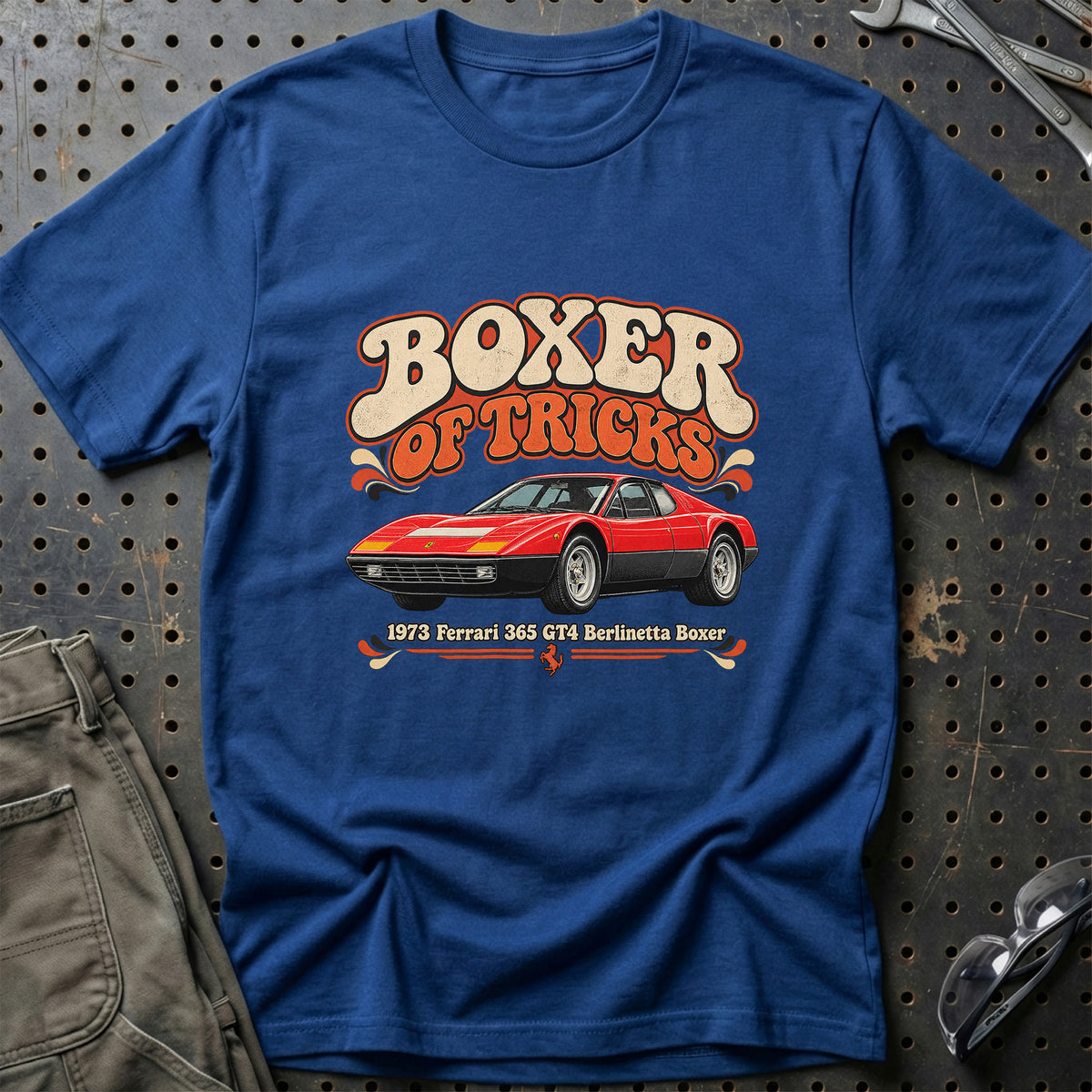 
Ferrari 365 GT4 Berlinetta Boxer 1973 – Boxer of Tricks T-Shirt – Blå Royal
