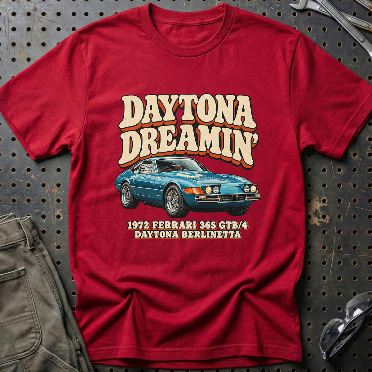 
Ferrari 365 GTB/4 Daytona 1972 – Daytona Dreamin’ T-Shirt – Rød