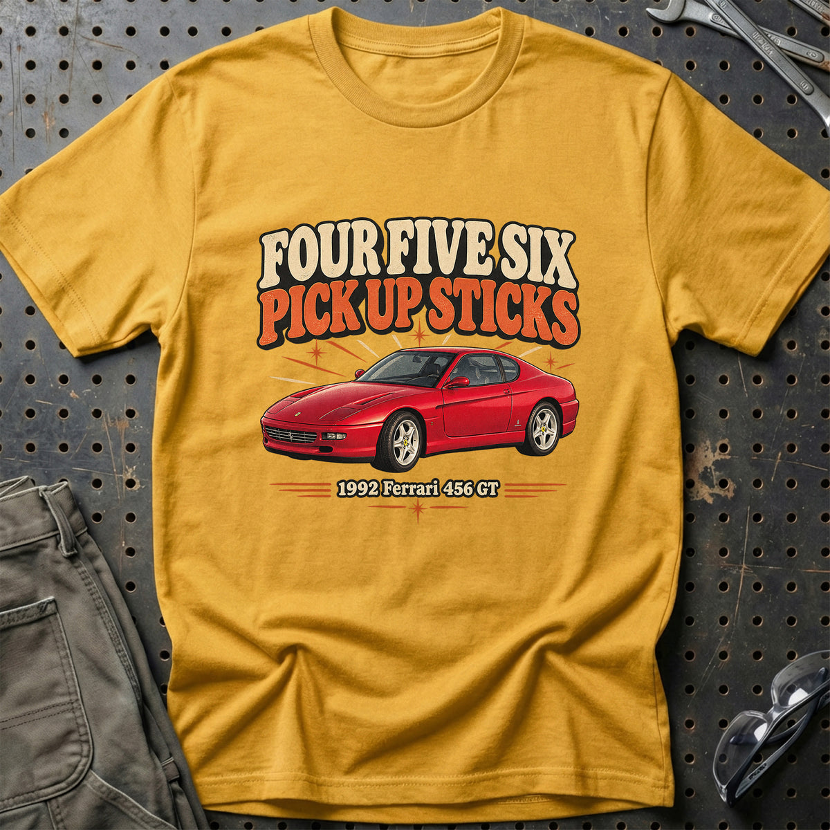 
Ferrari 456 GT 1992 – Four Five Six Pick Up Sticks T-Shirt – Guld