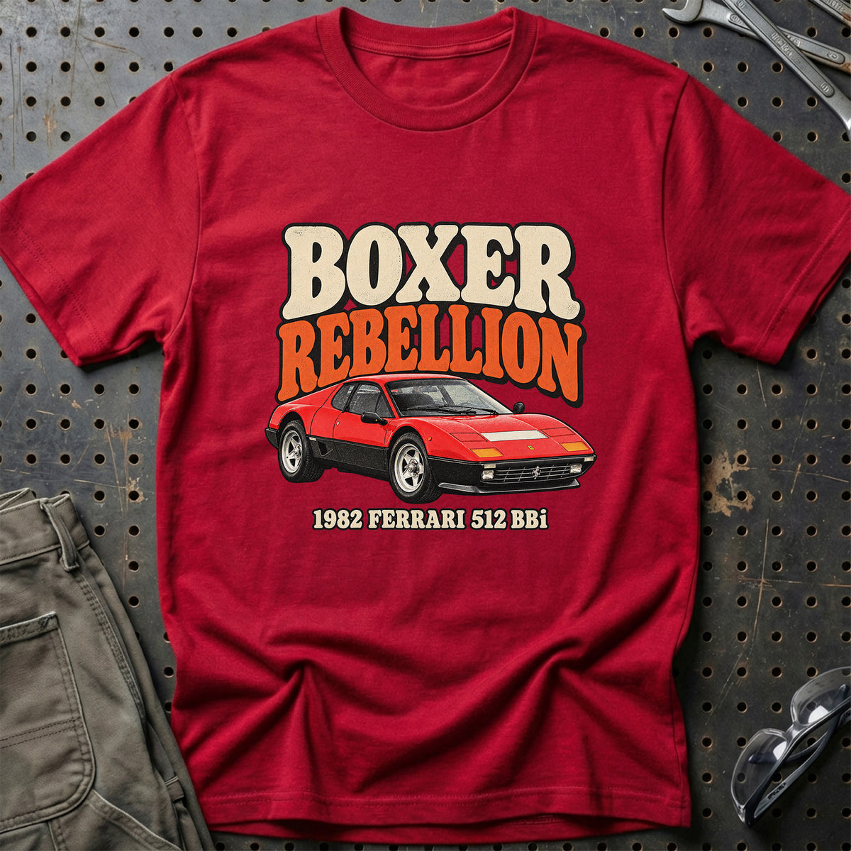 
Ferrari 512 BBi 1982 – Boxer Rebellion T-Shirt – Rød
