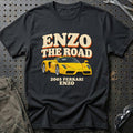 
Ferrari Enzo 2003 – Enzo the Road T-Shirt – Sort