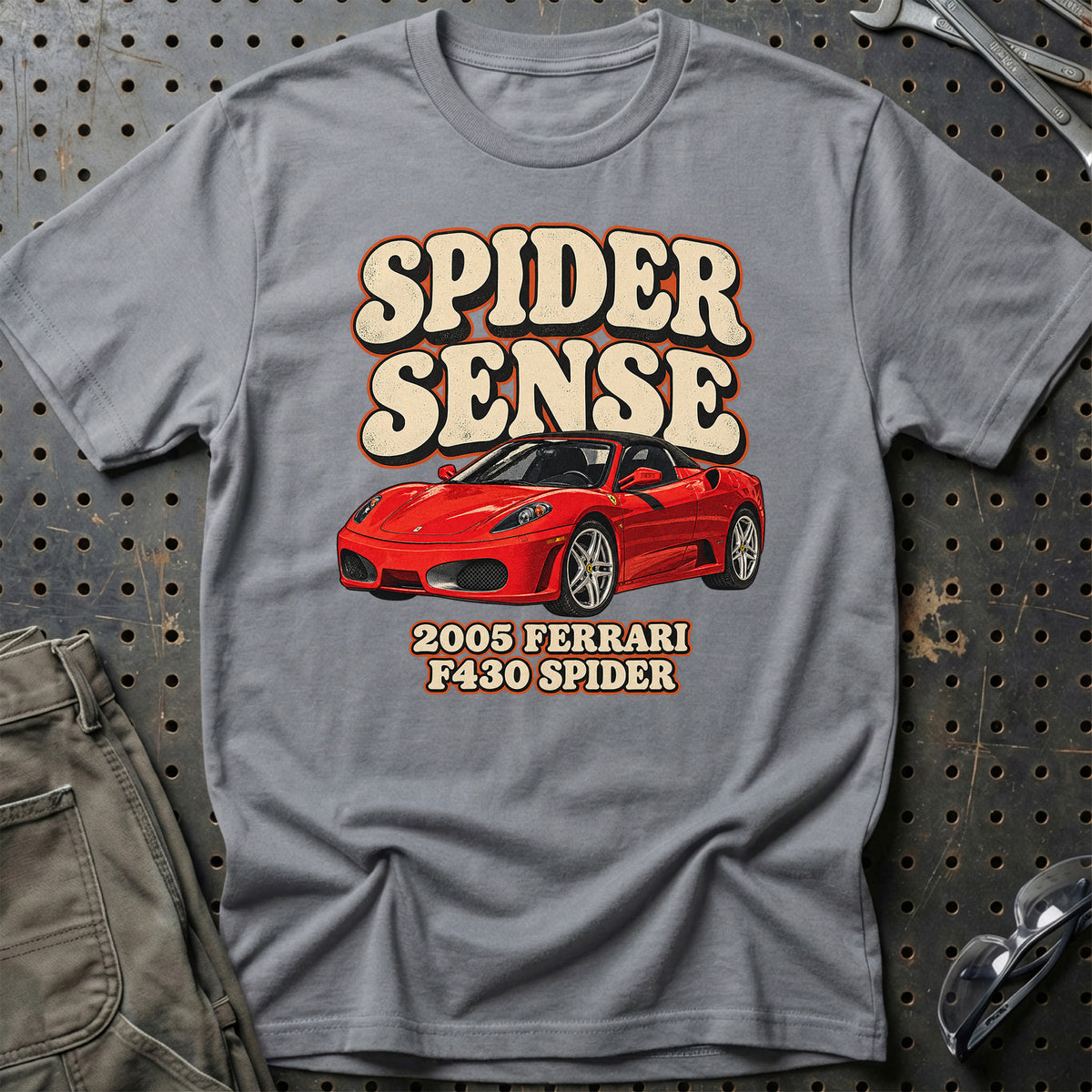 
Ferrari F430 Spider 2005 – Spider Sense T-Shirt – Grå Sport