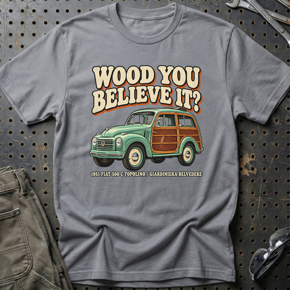 
Fiat 500 C Topolino Giardiniera 1951 – Wood You Believe It T-Shirt – Grå Sport
