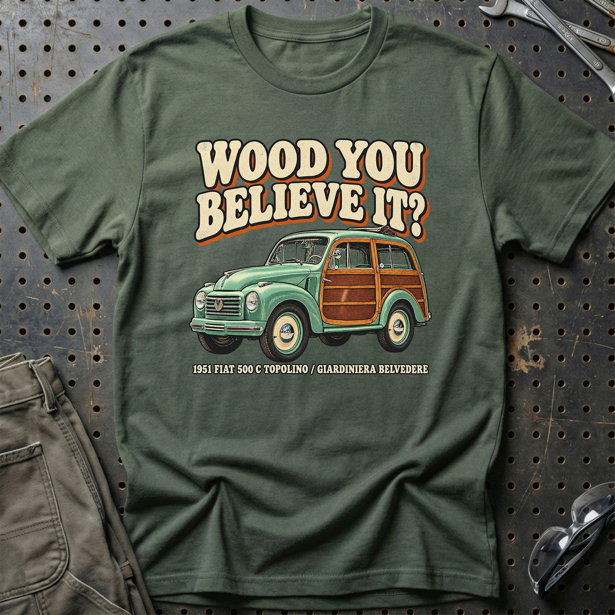 
Fiat 500 C Topolino Giardiniera 1951 – Wood You Believe It T-Shirt – Grøn Militær