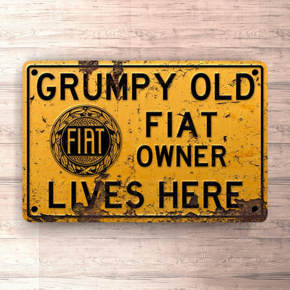 Fiat Grumpy Old Fiat Owner Lives Here Skilte, Musemåtte, Dørmåtte , Plakat-Skilte-Fiat-Garage Culture Shop- garage - man cave - merchandise