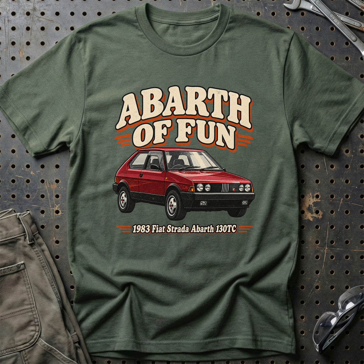 
Fiat Strada Abarth 130TC 1983 – Abarth of Fun T-Shirt – Grøn Militær