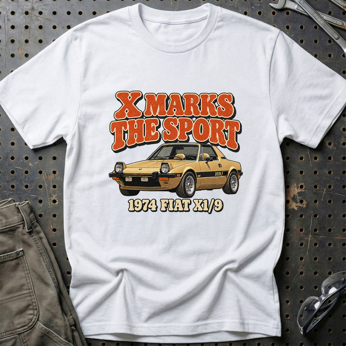 
Fiat X1/9 1974 – X Marks the Sport T-Shirt – Hvid