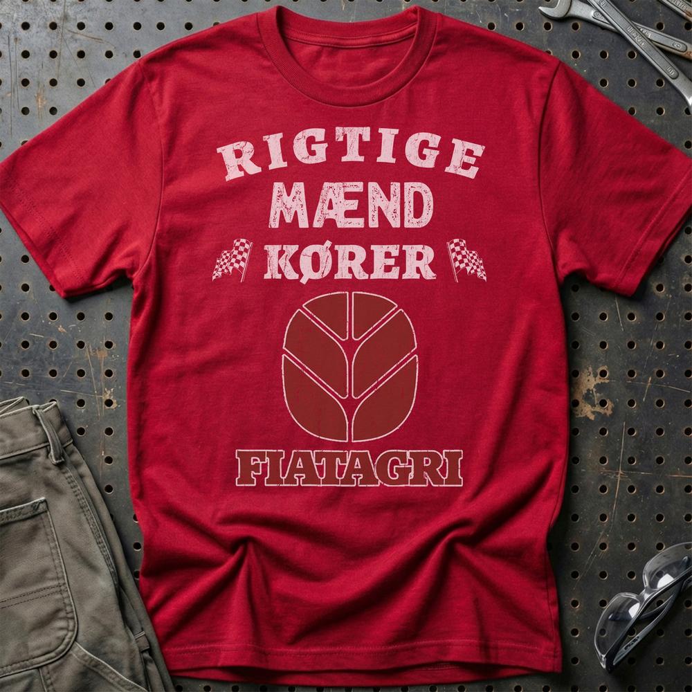 Fiatagri Rigtige Mænd Kører - Unisex T-Shirt , Bomuld-Beklædning-Fiatagri-Rød-S-Garage Culture Shop- garage - man cave - merchandise