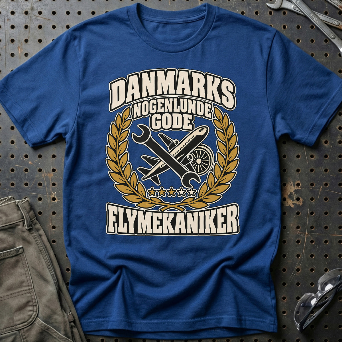 
Flymekaniker – Danmarks Nogenlunde Gode T-Shirt – Blå Royal