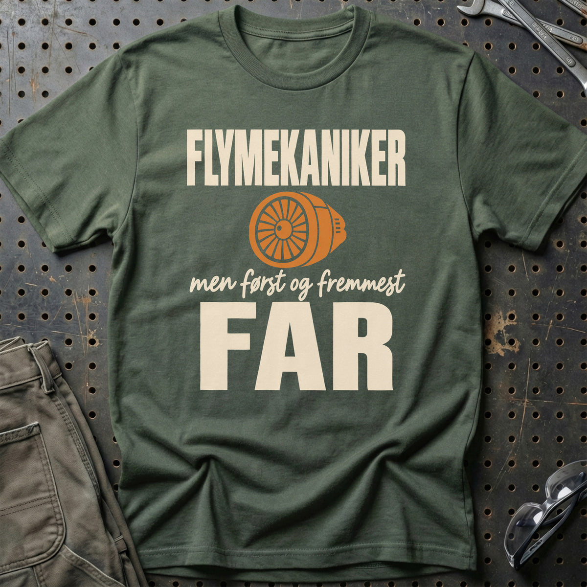 
Flymekaniker – Men Først og Fremmest Far T-Shirt – Grøn Militær