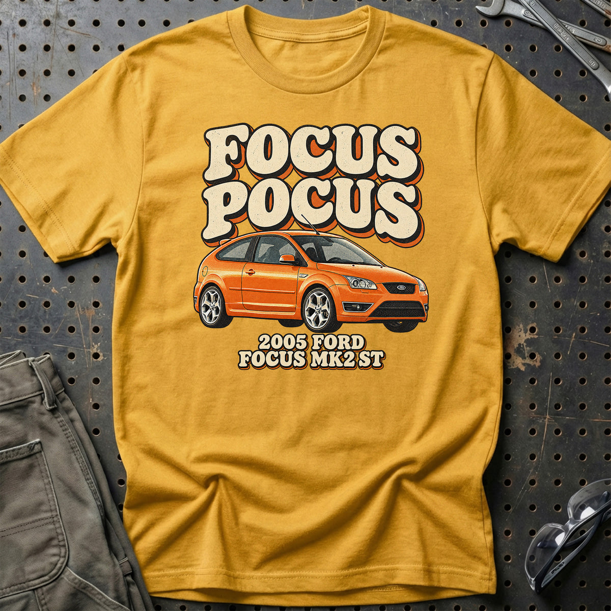 
Ford Focus Mk2 ST 2005 – Focus Pocus T-Shirt – Guld