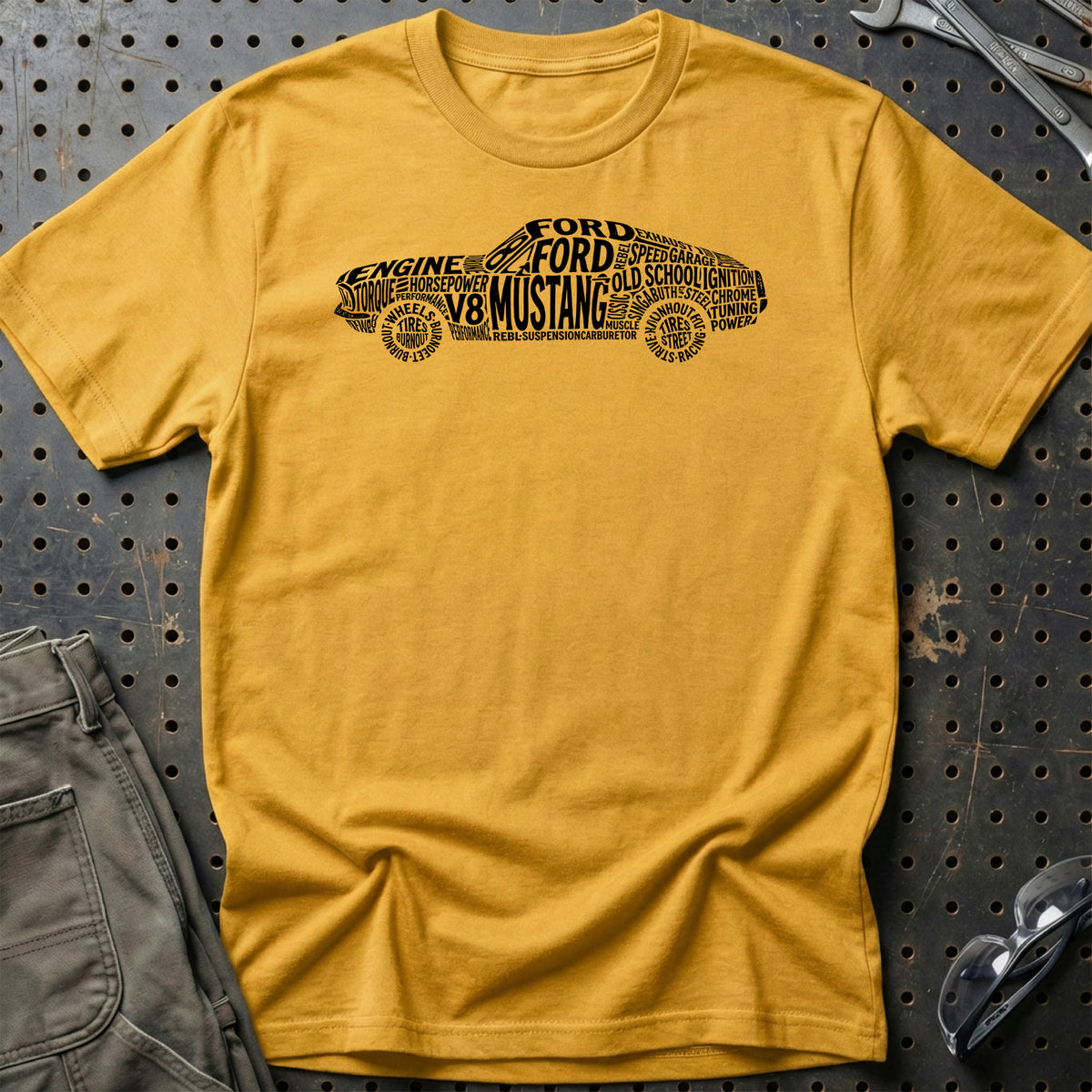 
Ford Mustang Old School Typography T-Shirt – Guld