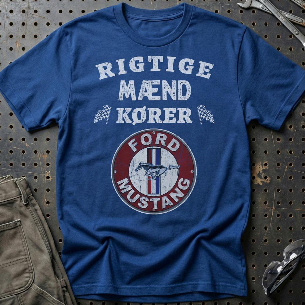 Ford Mustang Rigtige Mænd Kører T-Shirt-Beklædning-Ford-Blå Royal-S-Garage Culture Shop- garage - man cave - merchandise
