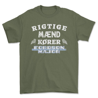 Fordson Major Rigtige Mænd Kører - Unisex T-Shirt , Bomuld-Beklædning-Fordson Major-Grøn Militær-S-Forside-Garage Culture Shop- garage - man cave - merchandise