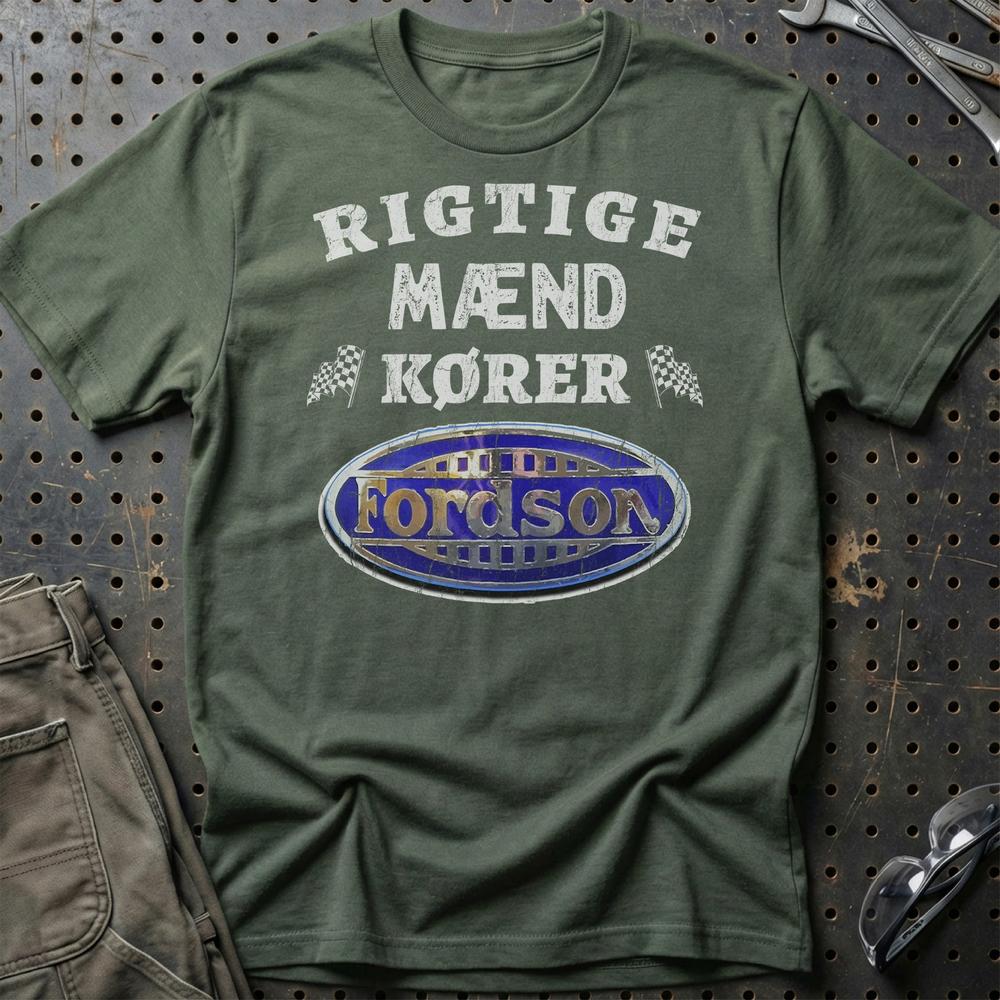 Fordson Rigtige Mænd Kører T-Shirt-Beklædning-Fordson-Grøn Militær-S-Garage Culture Shop- garage - man cave - merchandise