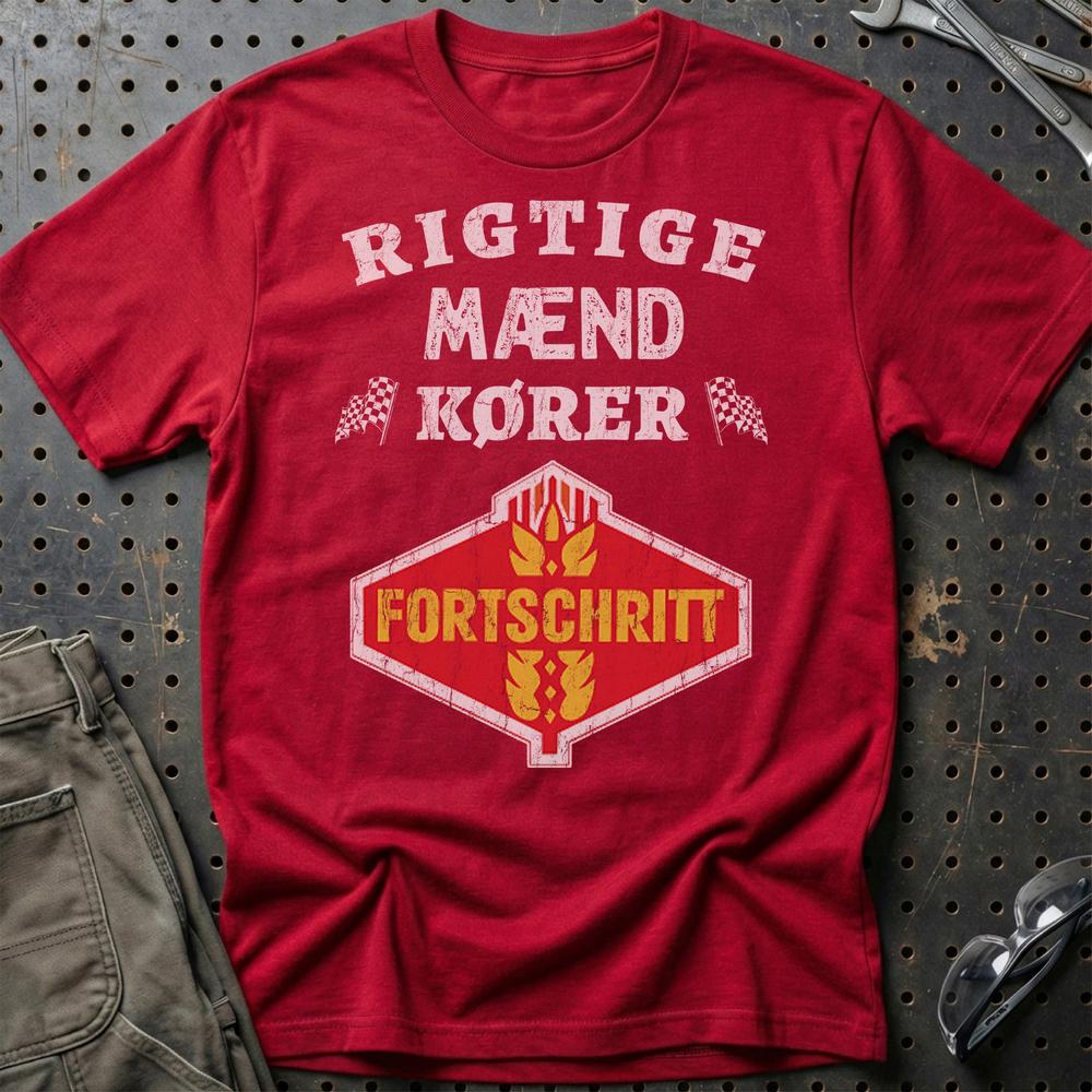 Fortschirt Rigtige Mænd Kører T-Shirt-Beklædning-Fortschritt-Rød-S-Garage Culture Shop- garage - man cave - merchandise