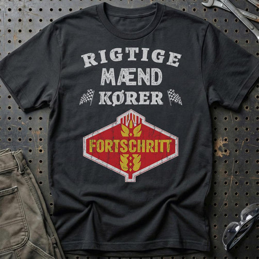 Fortschirt Rigtige Mænd Kører - Unisex T-Shirt , Bomuld-Beklædning-Fortschritt-Sort-S-Garage Culture Shop- garage - man cave - merchandise
