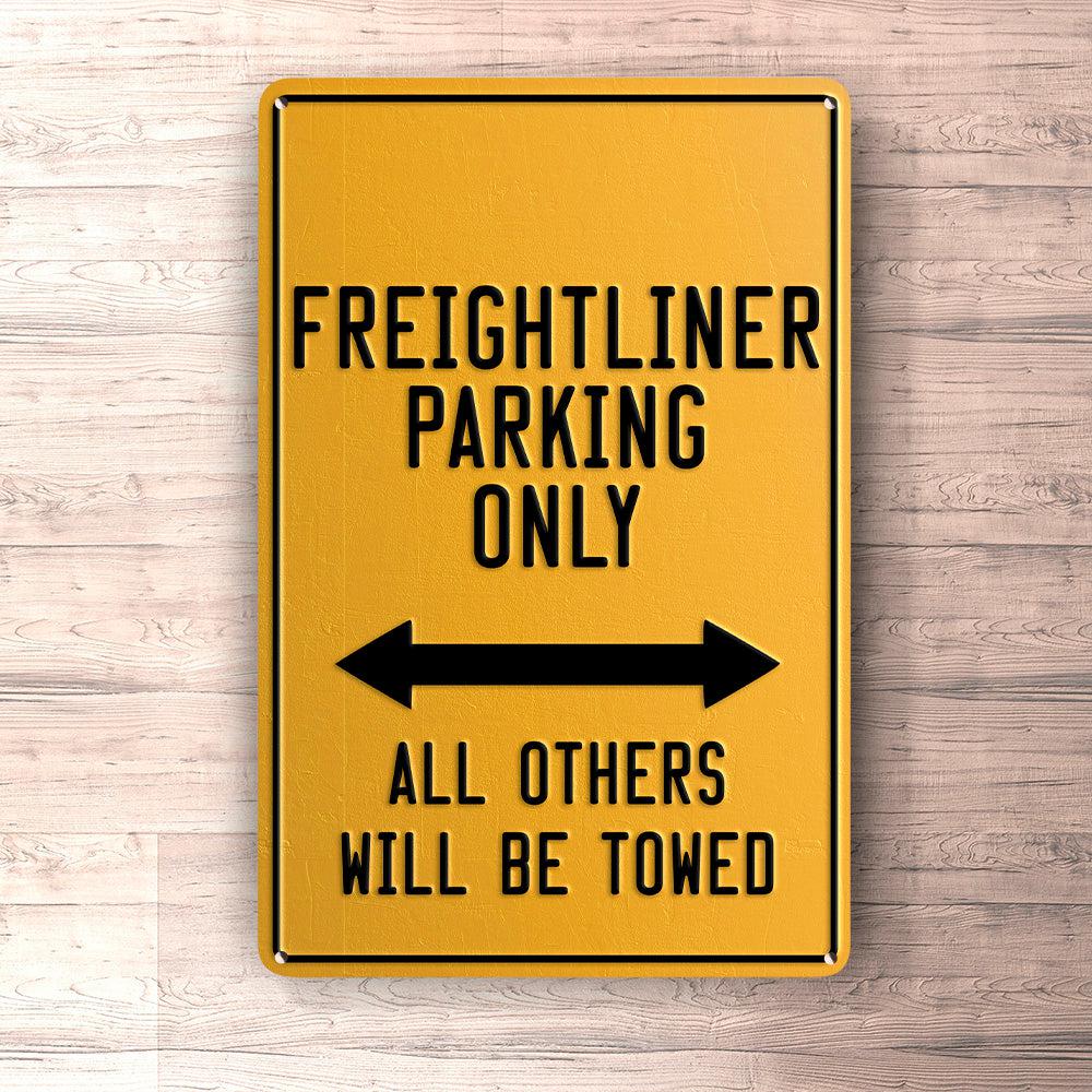 Freightliner Parking Only Skilte, Musemåtte, Dørmåtte-Parking skilte-Freightliner-Garage Culture Shop- garage - man cave - merchandise
