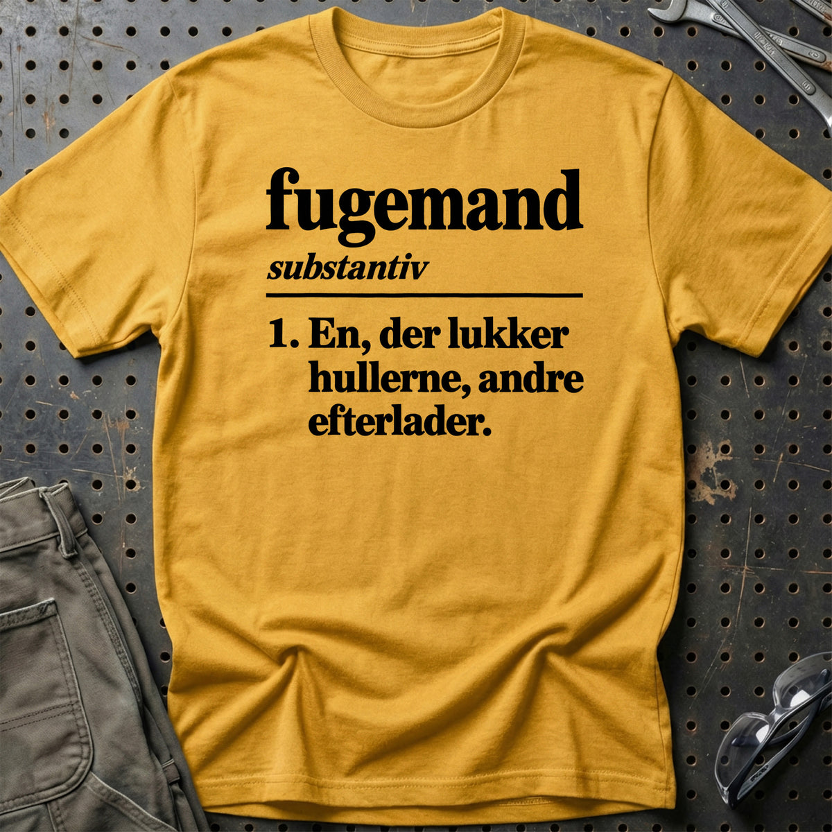 
Fugemand – Definition T-Shirt – Guld