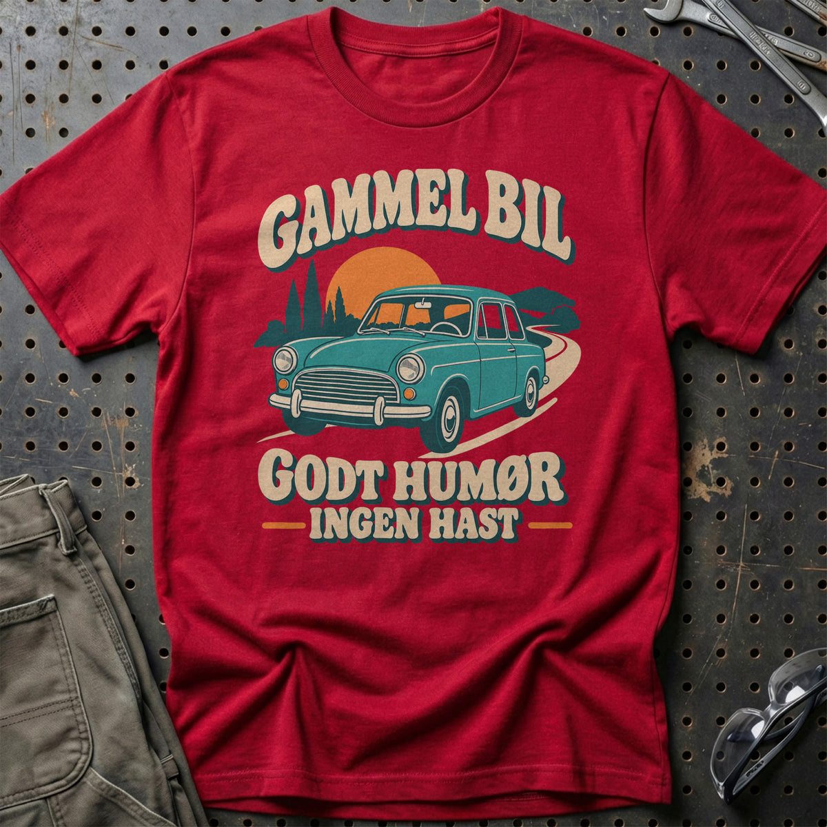 
Produktbillede af Gammel Bil – Godt Humør, Ingen Hast T-Shirt