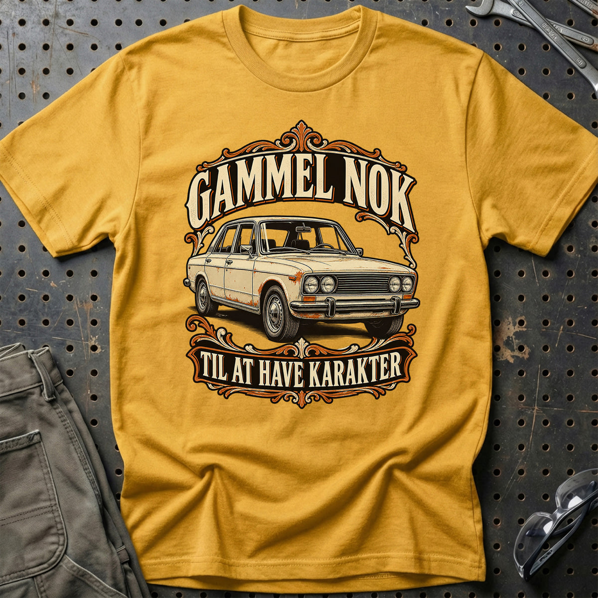 
Produktbillede af Gammel nok til at have karakter T-Shirt