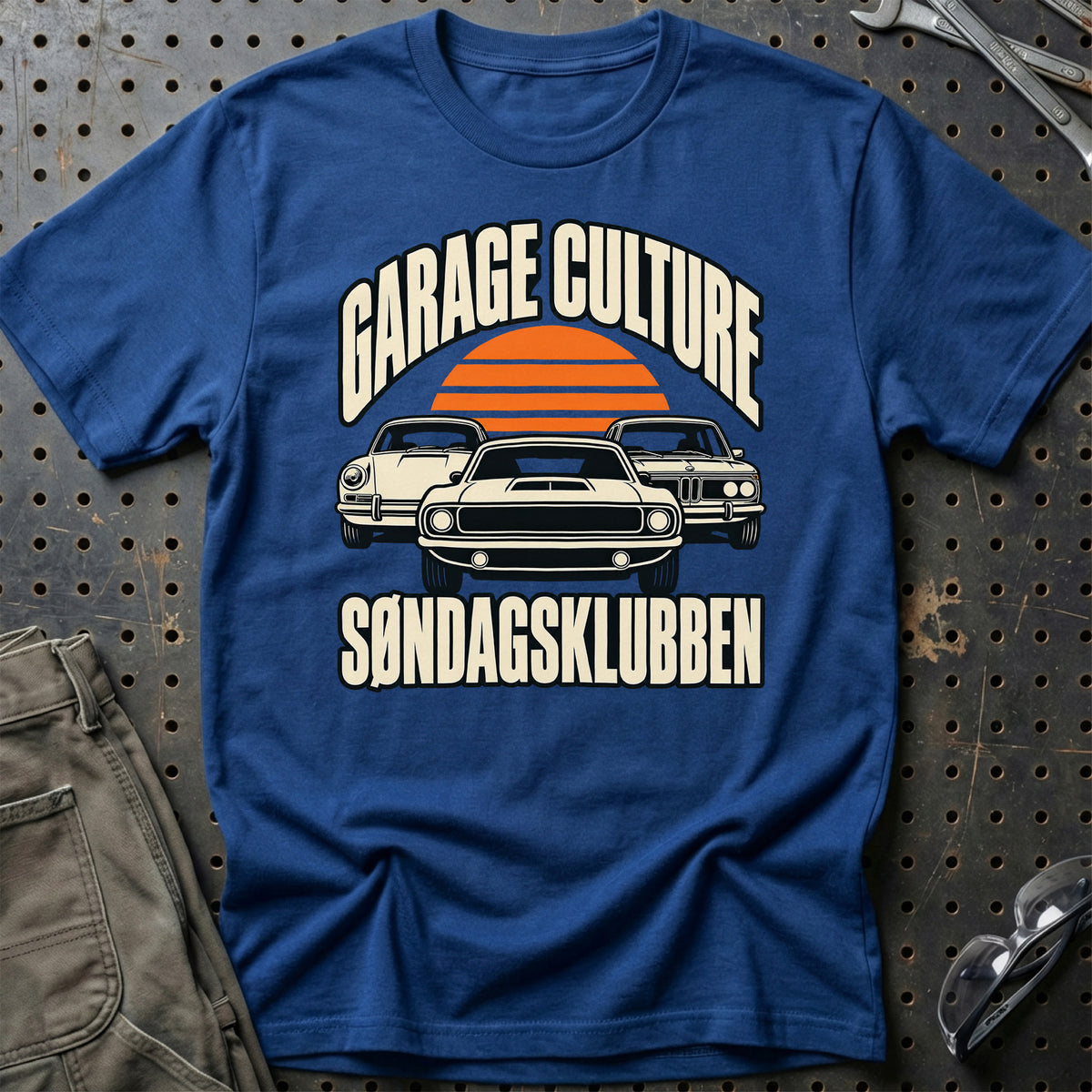 
Garage Culture – Søndagsklubben T-Shirt – Blå Royal