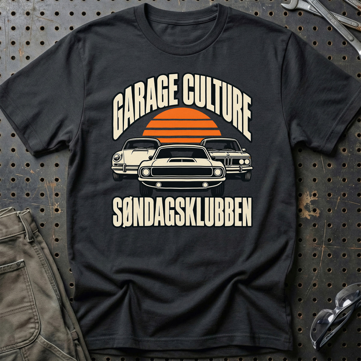 
Garage Culture – Søndagsklubben T-Shirt – Sort
