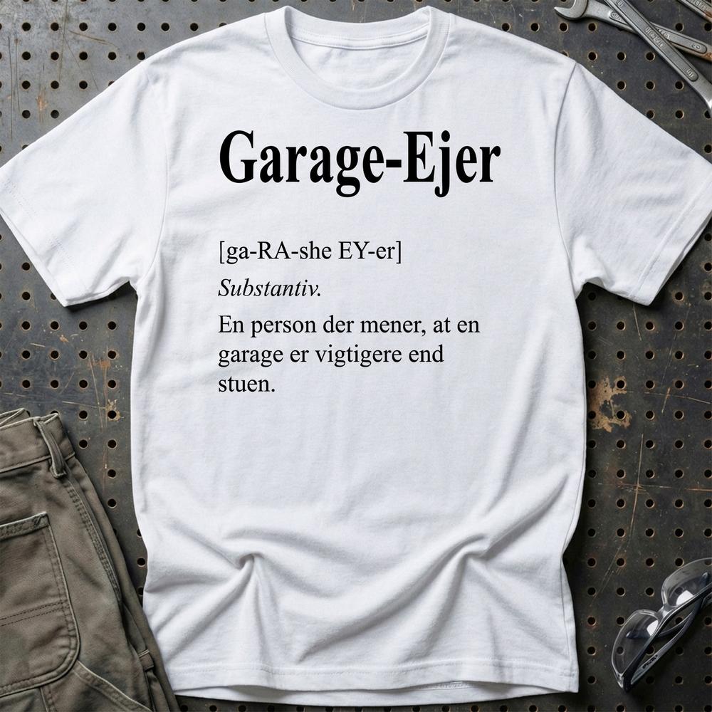 Garage-Ejer - Dansk Garage Livsstil T-Shirt-Beklædning-Garage Culture-Hvid-S-Garage Culture Shop- garage - man cave - merchandise