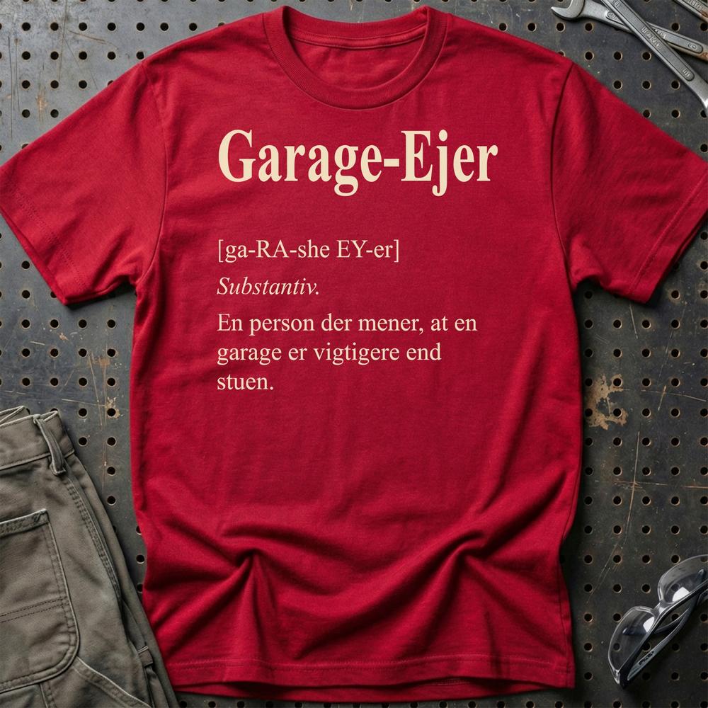 Garage-Ejer - Dansk Garage Livsstil T-Shirt-Beklædning-Garage Culture-Rød-S-Garage Culture Shop- garage - man cave - merchandise