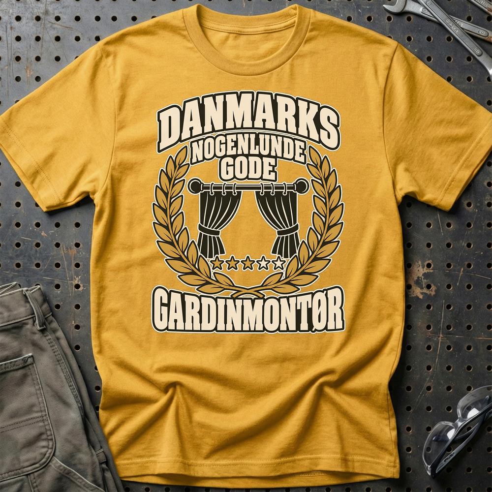
Produktbillede af Gardinmontør – Danmarks Nogenlunde Gode T-Shirt