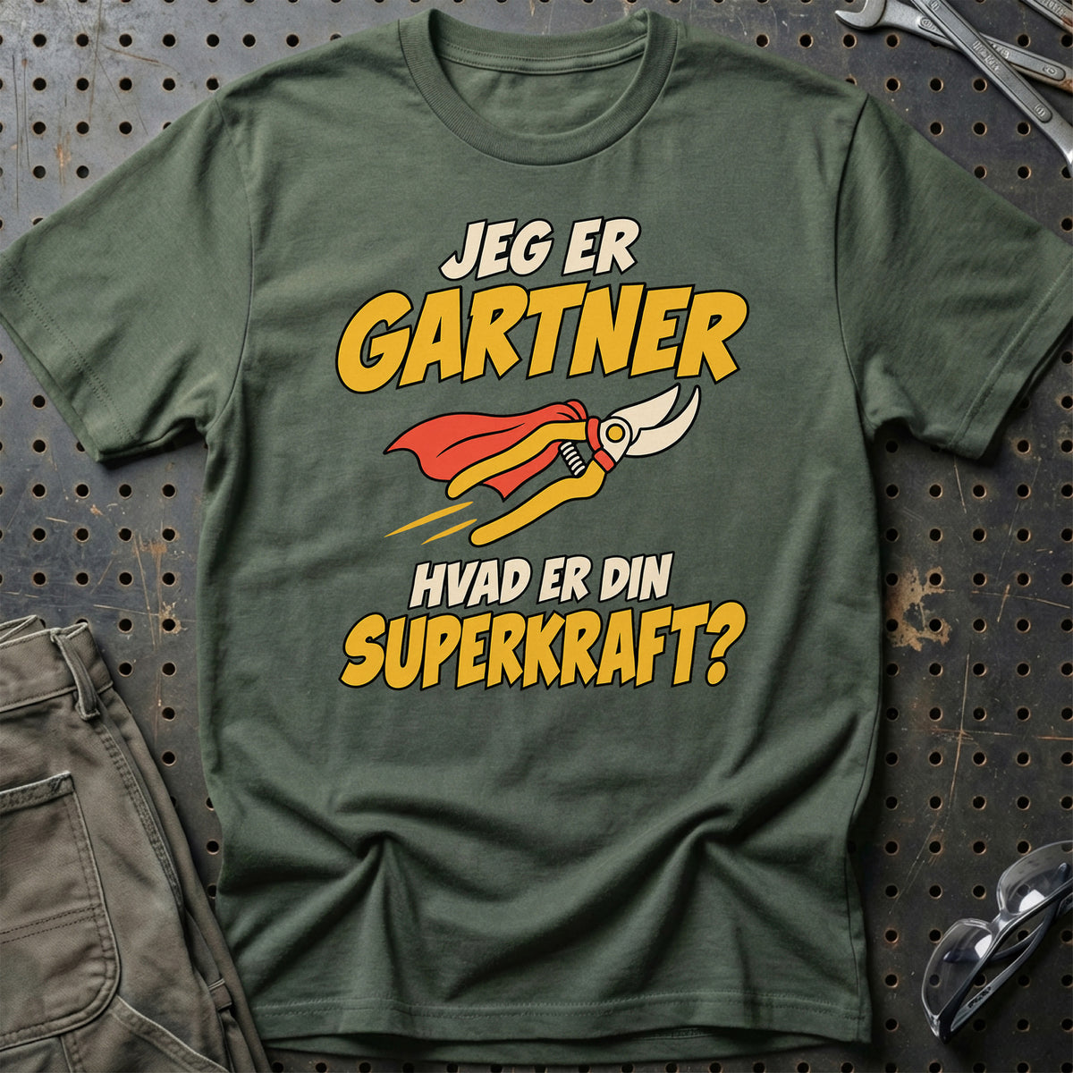 
Gartner – Hvad er din superkraft? – Unisex T-Shirt – Grøn Militær