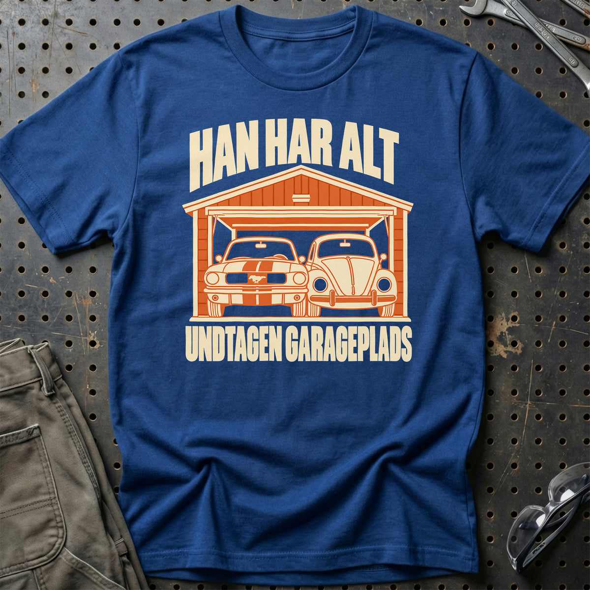 
Produktbillede af Han har alt undtagen garageplads T-Shirt