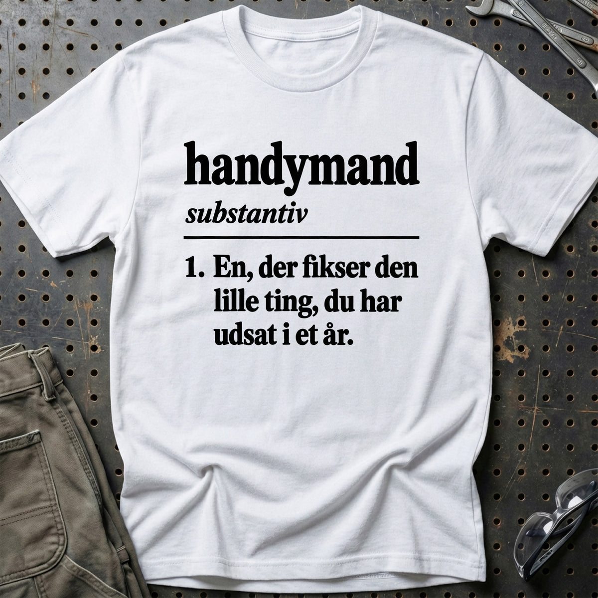 
Handymand – Definition T-Shirt – Hvid
