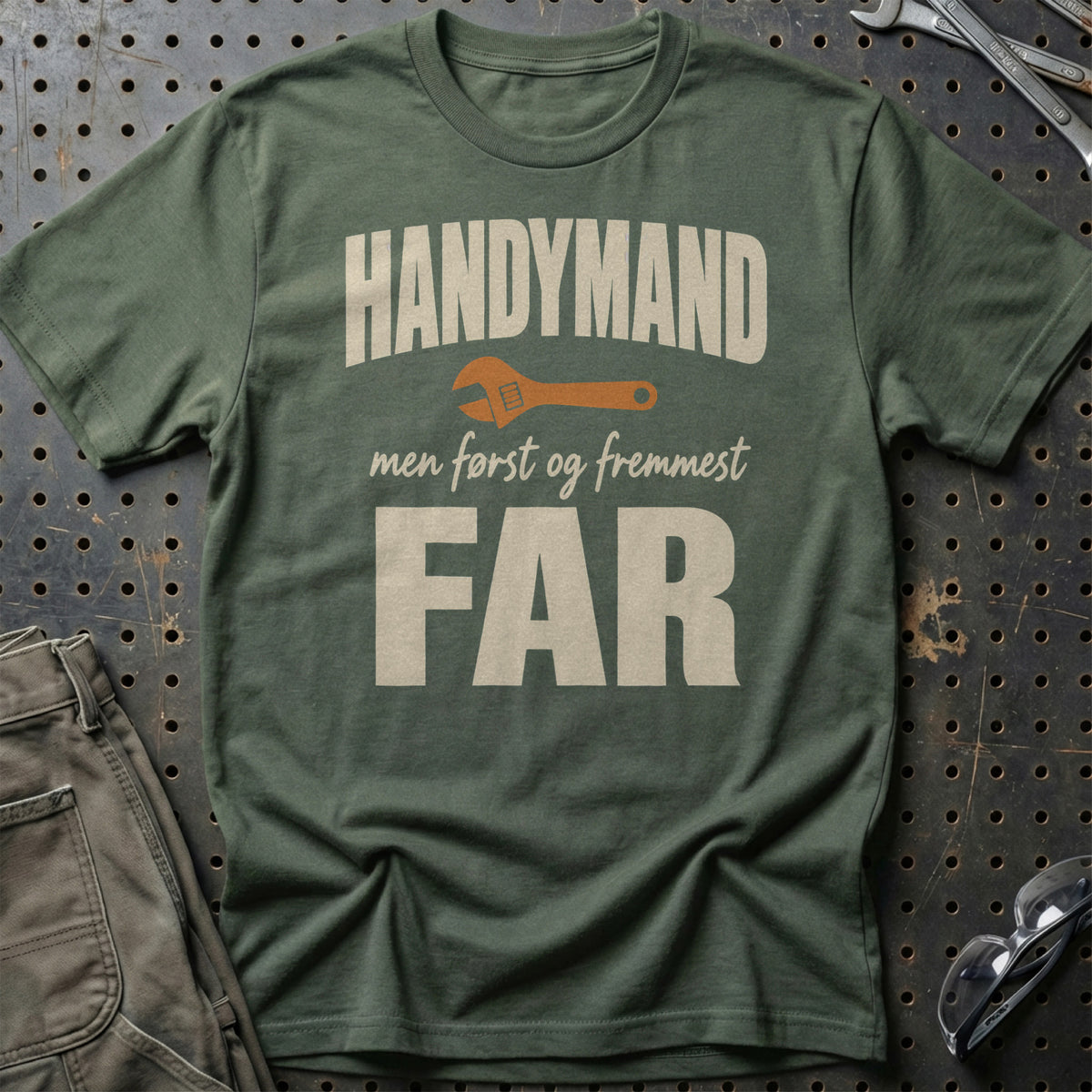 
Produktbillede af Handymand – Men Først Og Fremmest Far T-Shirt