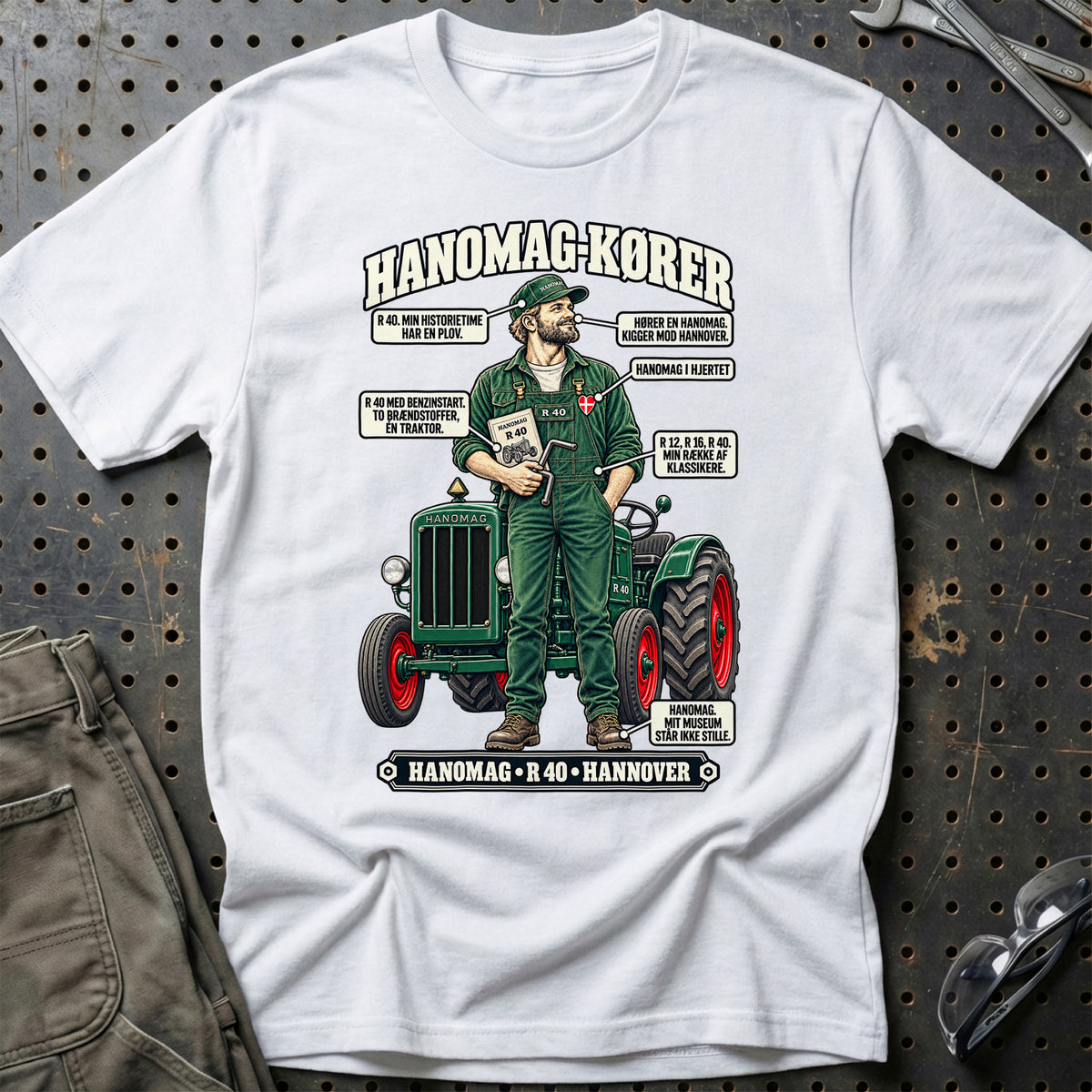 
Hanomag-Kører T-Shirt – Hvid