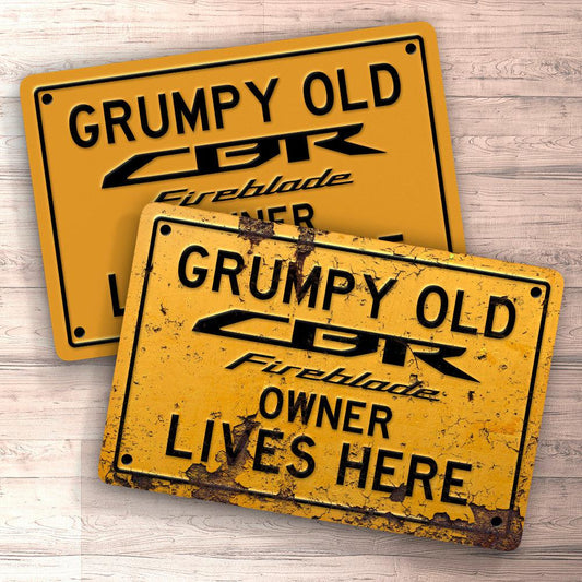 Honda Cbr Fireblade Grumpy Old Honda Cbr Fireblade Owner Lives Here Skilte, Musemåtte, Dørmåtte , Plakat-Skilte-Honda-Garage Culture Shop- garage - man cave - merchandise